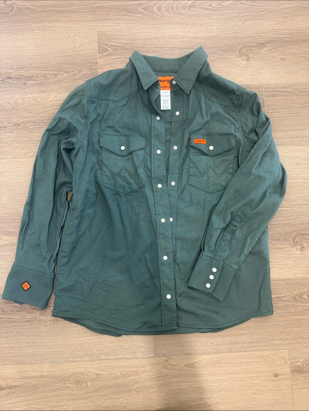 Wrangler FR women’s forest green Western pearl Snap-Front work Shirt